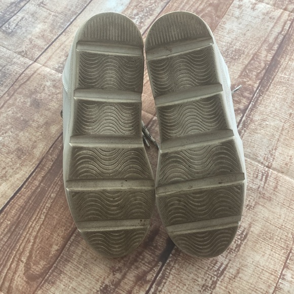 White lace up boot - Picture 3 of 3